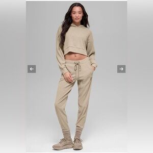 ALO Yoga Tan Ribbed Set Size Medium